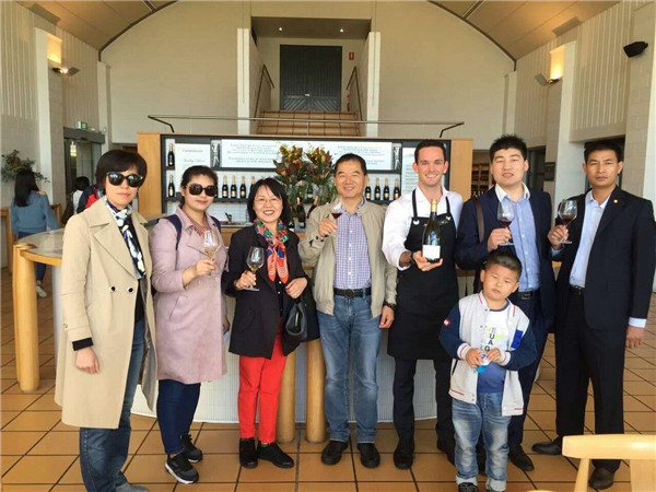 酒庄合影.jpg